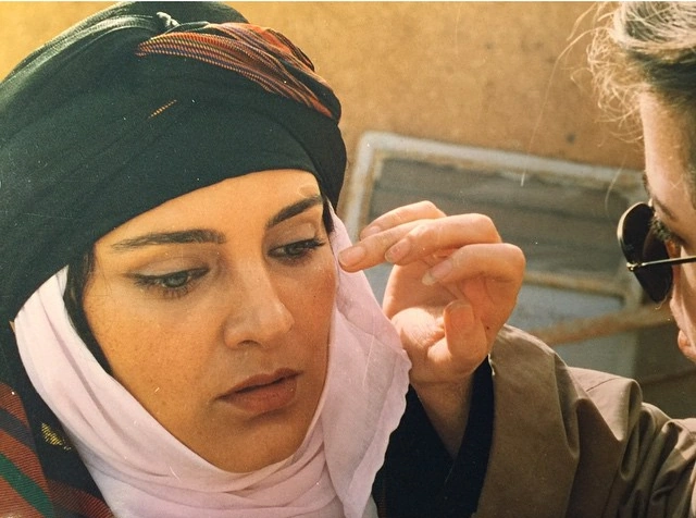 رویا نونهالی در حال گریم