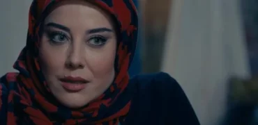 اعتراض خبرگزاری فارس به آرایش زیاد چند بازیگر زن در سریال «ناریا»