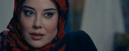اعتراض خبرگزاری فارس به آرایش زیاد چند بازیگر زن در سریال «ناریا»