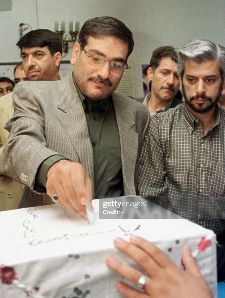 رای دادن علی شمخانی در انتخابات