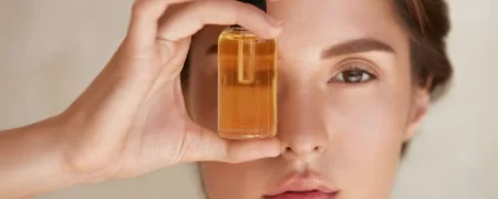 چطور از ویتامین C به‌درستی استفاده کنیم تا پوستی شفاف داشته باشیم؟