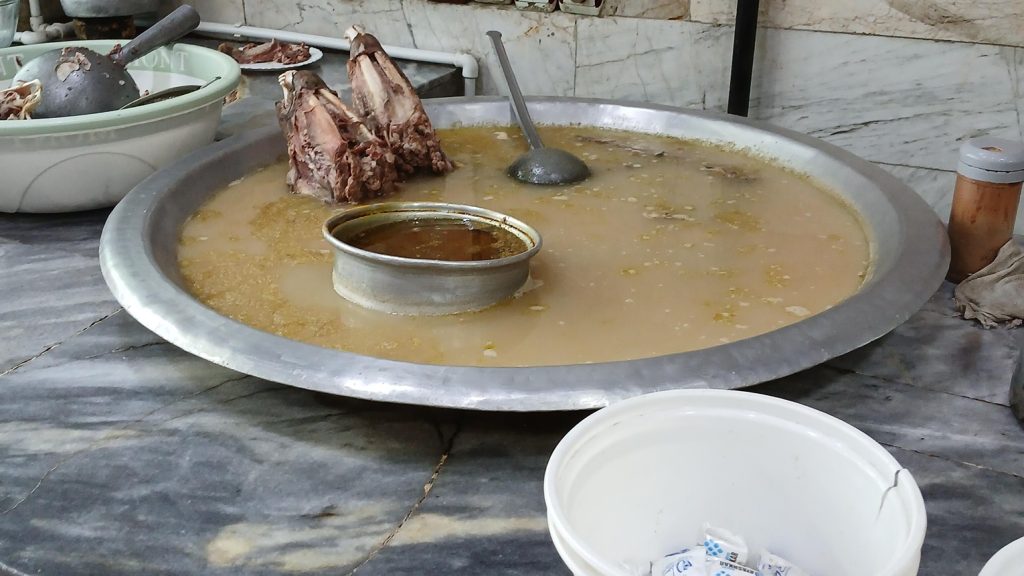 دزدی عجیب کلهپاچه در طباخی سوژه فضای مجازی شد + ویدیو