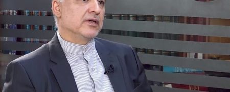 واکنش تند سفیر ایران به حضور خبرنگار رادیو فردا در نشست خبری + ویدیو