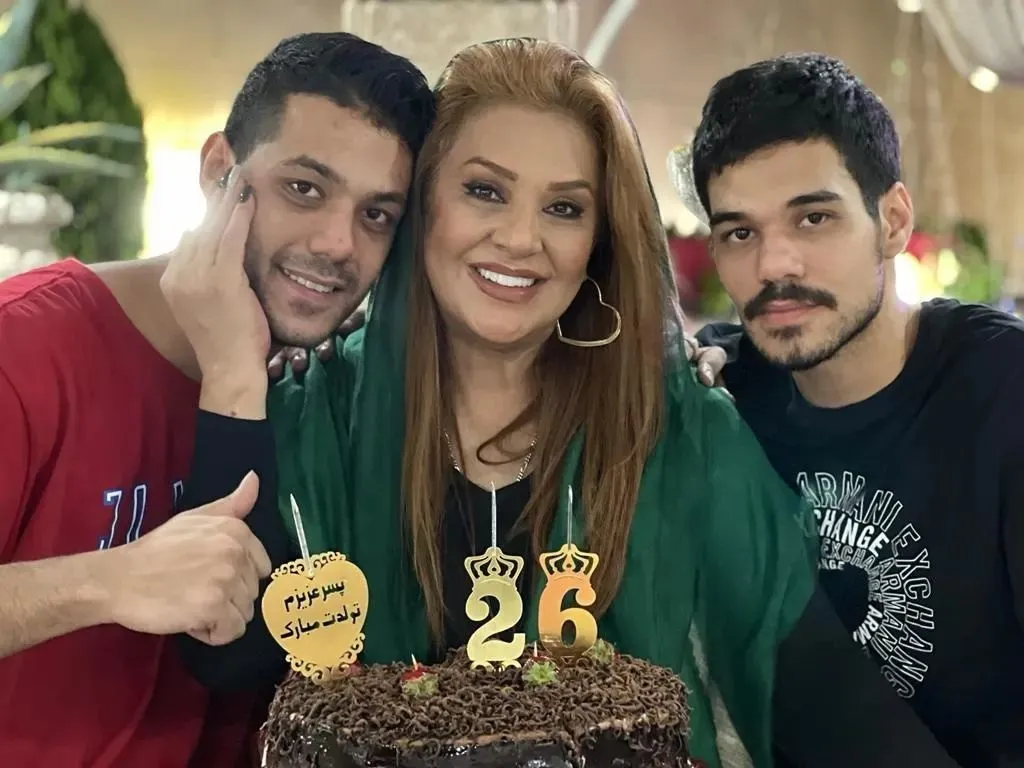 نسرین مقانلو و پسرش