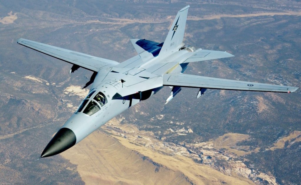 بمب افکن General Dynamics F-111 Aardvark
