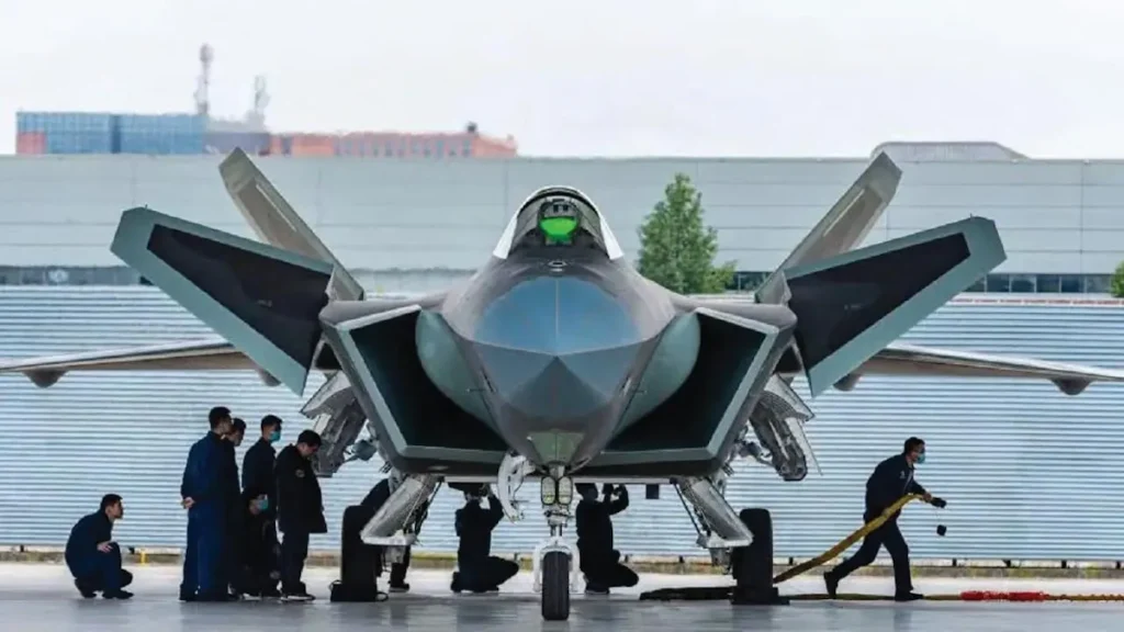 جنگنده J-20 Mighty Dragon ساخت چین