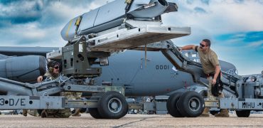 ۱۳ موشک با بیشترین برد در زرادخانه ارتش ایالات متحده؛ از Dark Eagle تا RIM-174
