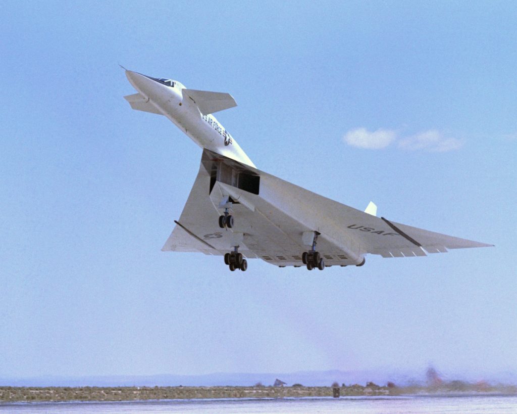 بمب افکن آمریکایی North American XB-70 Valkyrie