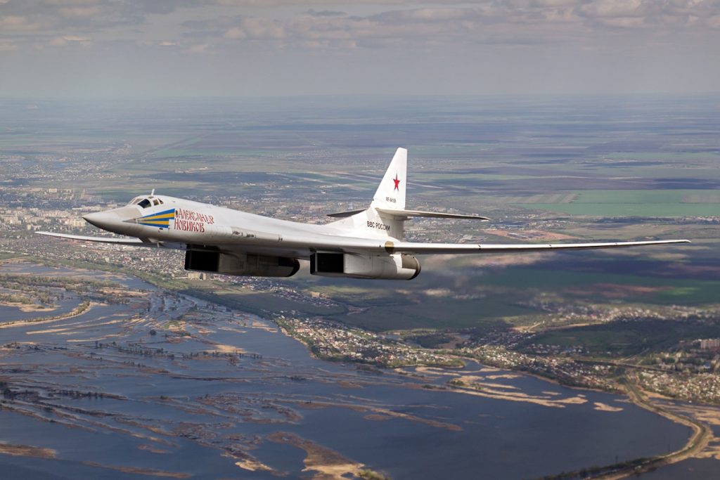 بمب افکن روسی Tupolev Tu-160 White Swan