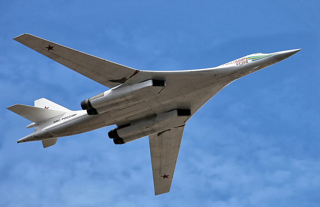 بمب افکن Tupolev Tu-160 White Swan