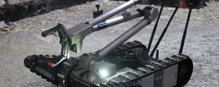ربات PackBot ۵۲۵ با قابلیت‌هایی مانند خنثی‌سازی بمب و انجام عملیات امدادی + ویدیو
