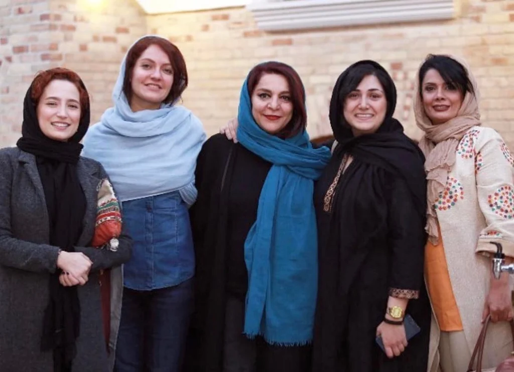 عاطفه رضوی و جمعی از بازیگران زن