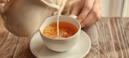 شیر را باید قبل از آب جوش داخل چای بریزیم یا بعد از آن؟