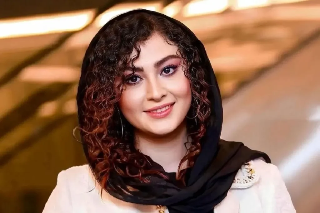 تمرین مریم مومن در خیابان‌های تهران برای ایفای نقش در سریال «بانوی عمارت» + ویدیو