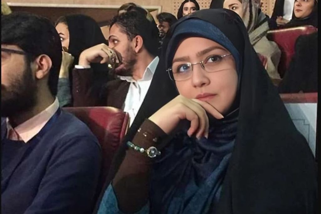 اخراج مجری زن صداوسیما به خاطر مخالفت با میکاپ اجباری! + ویدیو