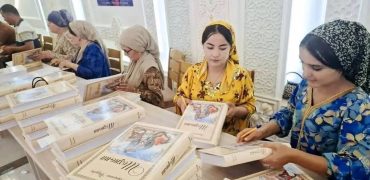 اهدای ۳.۴ میلیون نسخه شاهنامه در تاجیکستان؛ طرحی برای پاسداری از میراث فردوسی