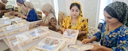 اهدای ۳.۴ میلیون نسخه شاهنامه در تاجیکستان؛ طرحی برای پاسداری از میراث فردوسی