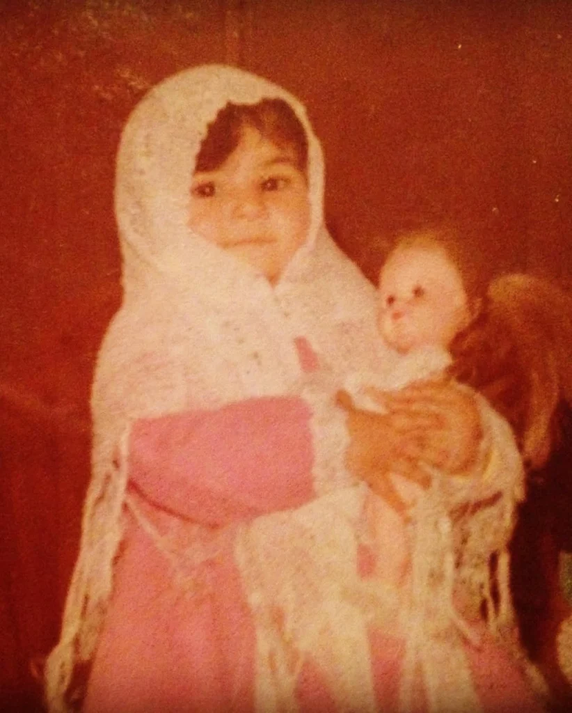 کودکی آزاده صمدی