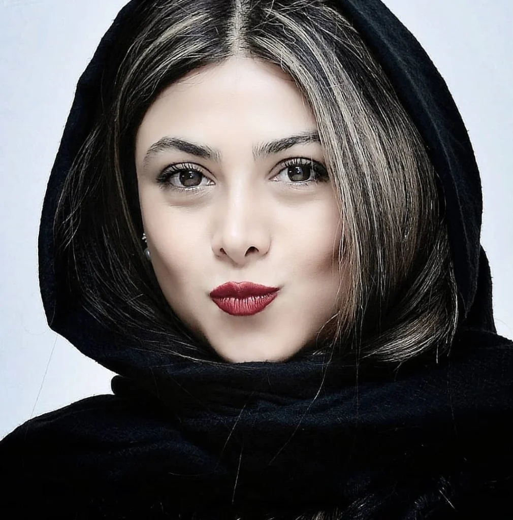 آزاده صمدی