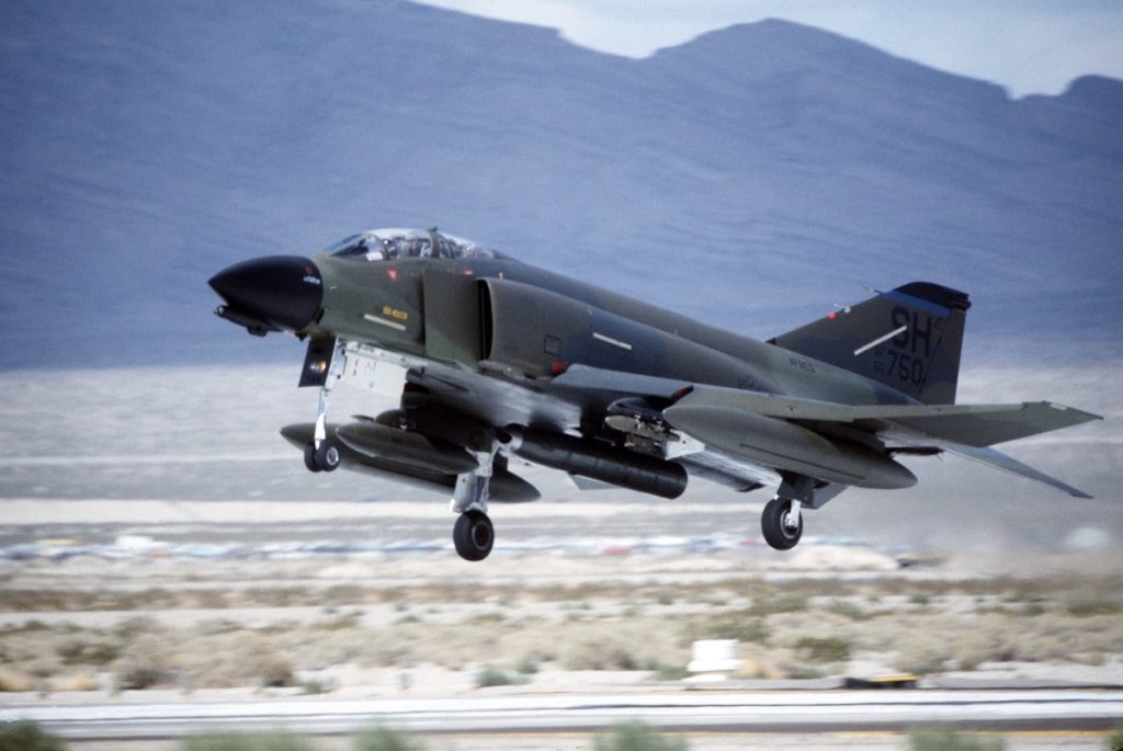 جنگنده F-4D