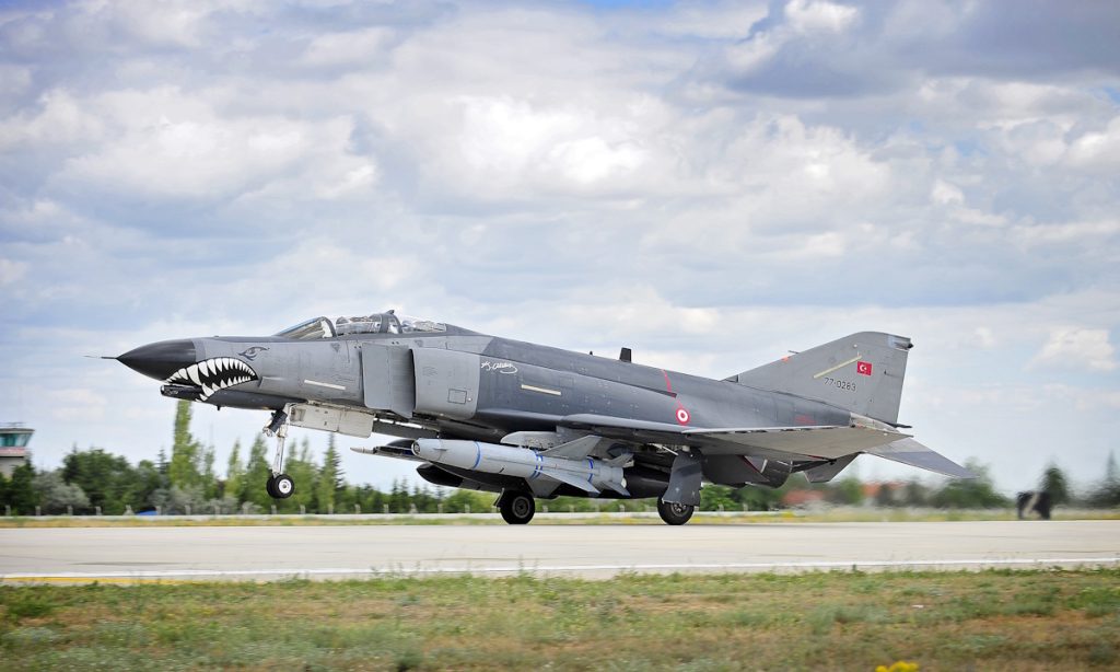 جنگنده F-4E