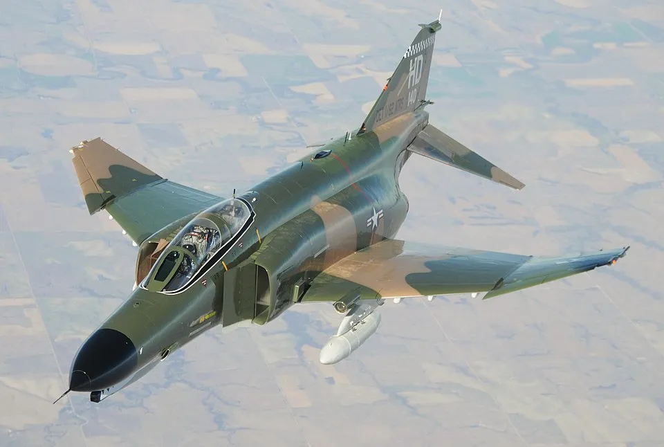 F-4 فانتوم