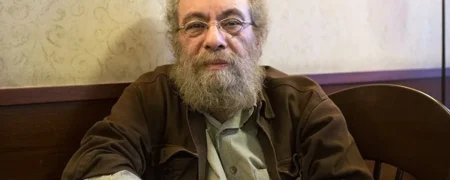 انتقاد مسعود فراستی از تاسیان: «سریال هیچی نداره، نه آبرو داره، نه شرف داره نه سینما»