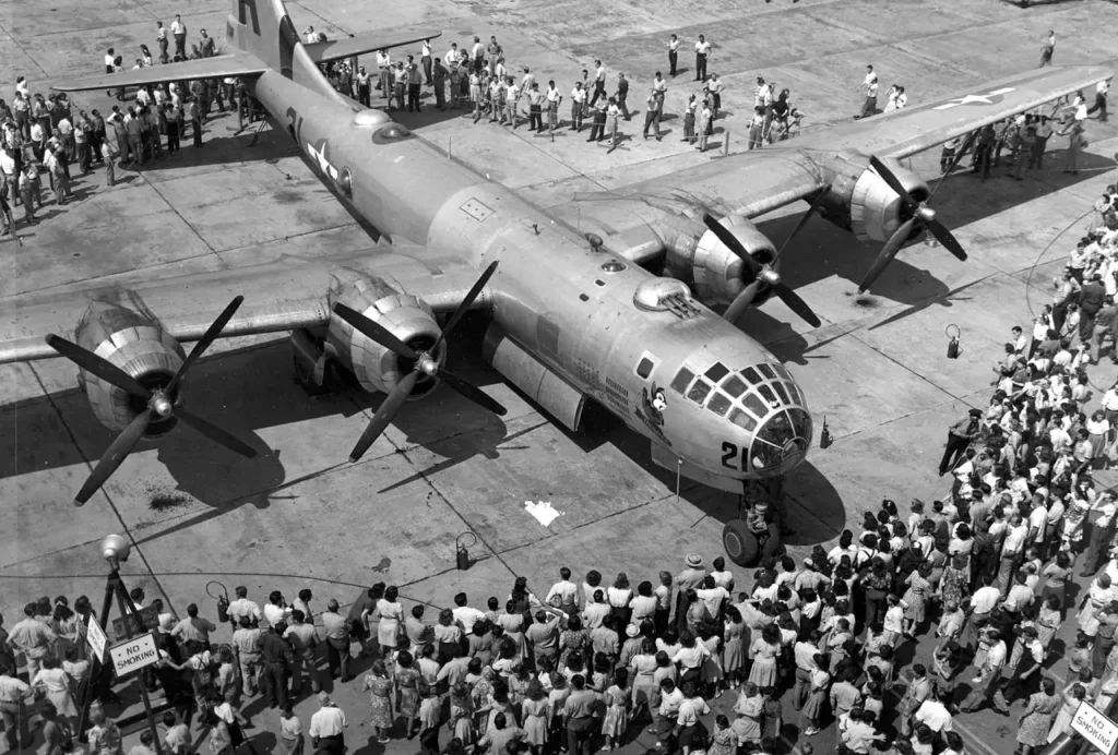 بمب افکن B-29 Superfortress