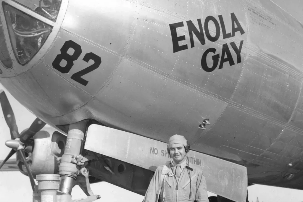 سرنوشت بمبافکن B-29 Superfortress با لقب Enola Gay و پرتابگر اولین بمب اتمی