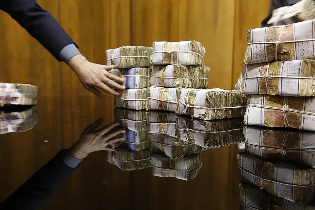 دولت از ارث پدری‌ چقدر برمی‌دارد؟