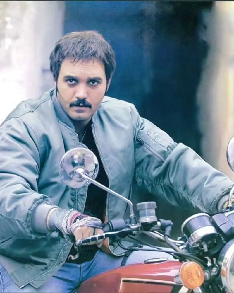 کامبیز دیرباز در اخراجی ها