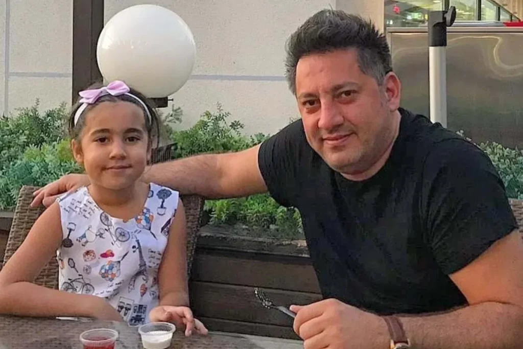 حمید خندان و دخترش نیلا