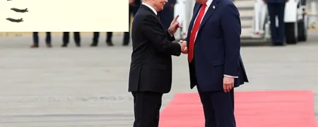 نمایش قدرت دونالد ترامپ در بدو ورود ولادیمیر پوتین به آلاسکا با رژه هوایی