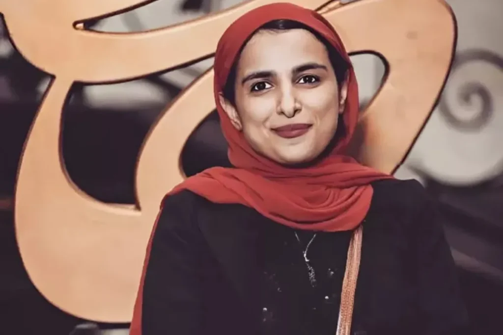 پست جنجالی زینب موسوی پس از توهین به فردوسی و واکنش‌ها به آن