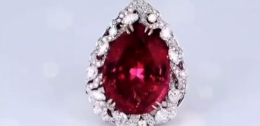 رونمایی روسیه از «گران‌ترین انگشتر جهان» در نمایشگاه جواهرات ساعت امارات + ویدیو