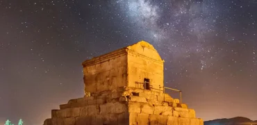 حذف نام آرامگاه کوروش از تابلوی ورودی پاسارگاد؛ موجی از انتقاد در فضای مجازی