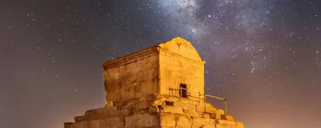 حذف نام آرامگاه کوروش از تابلوی ورودی پاسارگاد؛ موجی از انتقاد در فضای مجازی