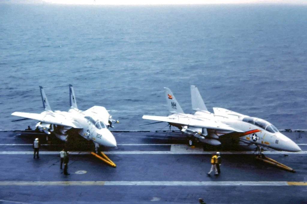 جنگنده F-14 Tomcat آمریکایی