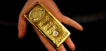 تحلیلی بر وضعیت قیمت طلا در روزهای آینده: آیا بازار فلزات گرانبها باز هم رکورد می‌شکند؟