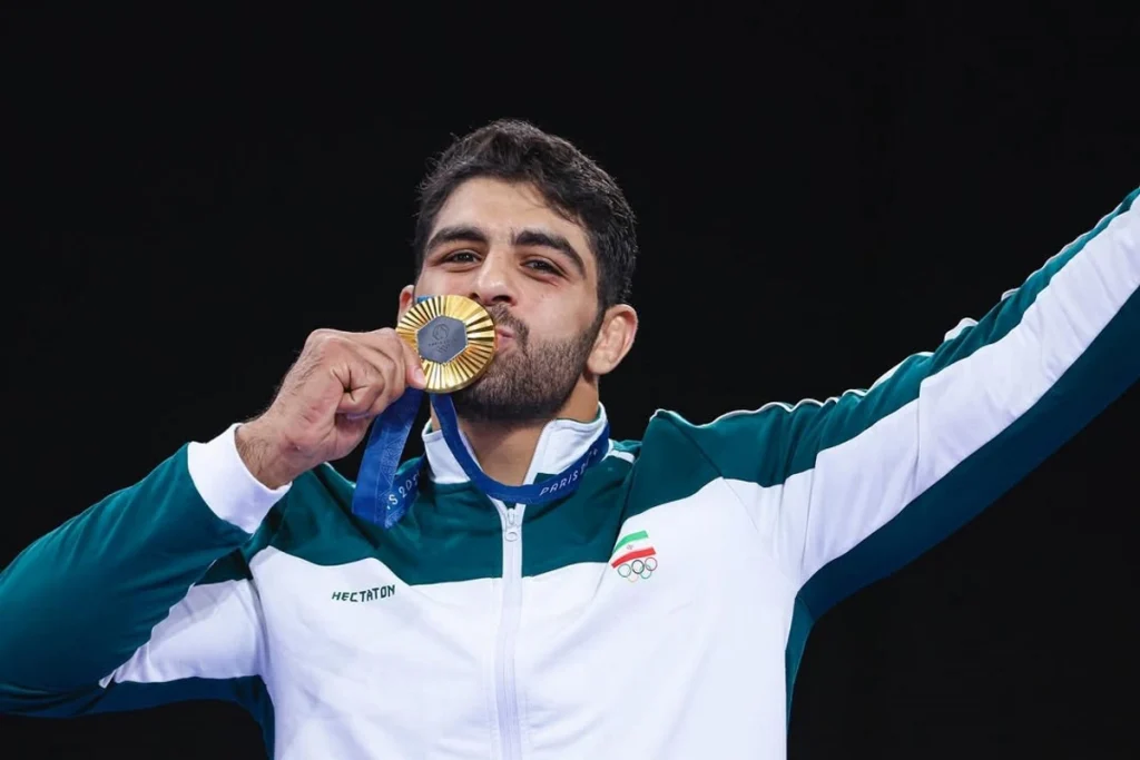 بیوگرافی هادی ساروی قهرمان جهان و المپیک کشتی فرنگی ایران + ویدئو مسابقه فینال
