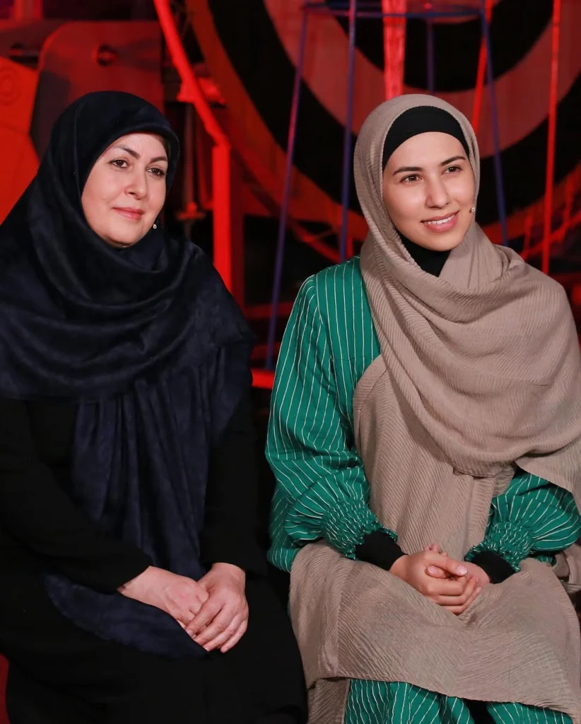 مژگان رحمانی و مادرش
