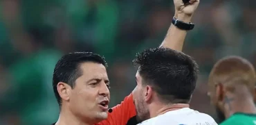 الاهلی ۳-۳ الهلال؛ ال‌کلاسیکو پرگل عربستان سعودی با قضاوت علیرضا فغانی بدون برنده