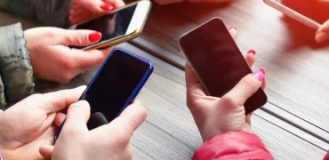 بدترین برندهای گوشی موبایل از نظر خراب شدن؛ خبر بد برای کاربران آیفون!