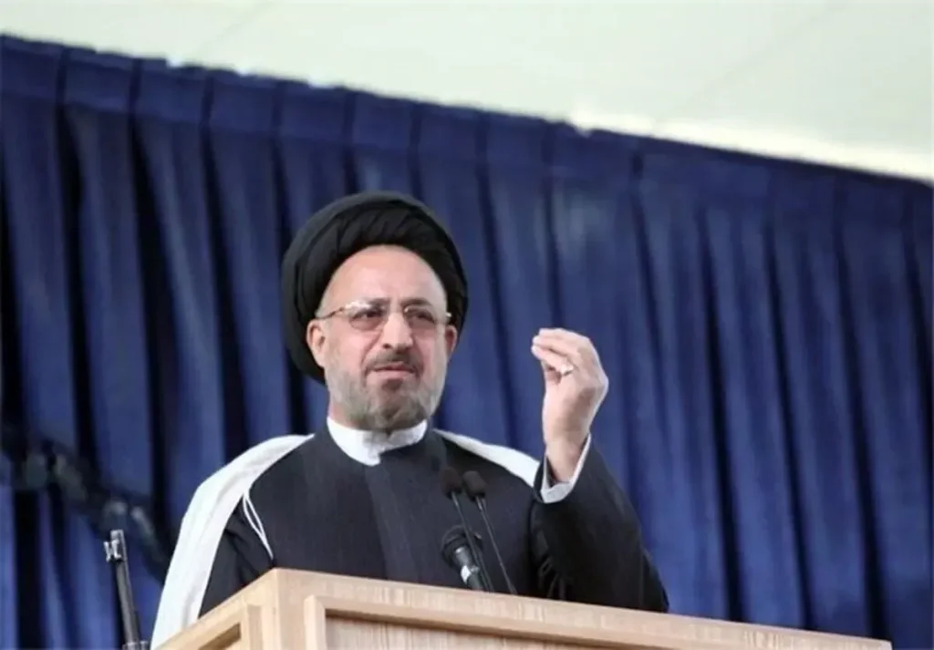 امام جمعه شیراز: «مردم در زمان شاه در فقر و فلاکت بودند»