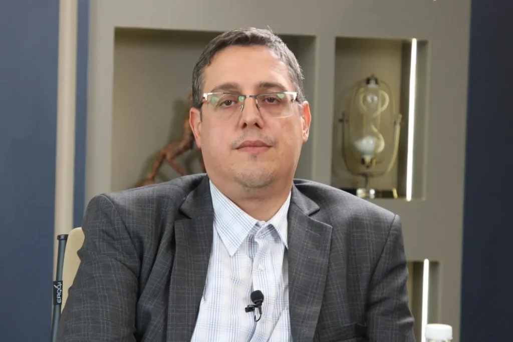 ادعای مدافع قانون حجاب درباره مهسا امینی: «در هنگام دستگیری حجابش جور دیگری بود»