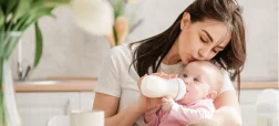 همه چیز درباره تغذیه نوزاد؛ آیا کودک شما به اندازه کافی شیر می‌خورد؟