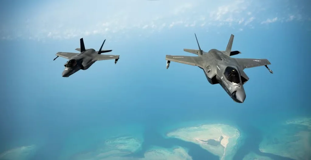 دو جنگنده اف-۳۵