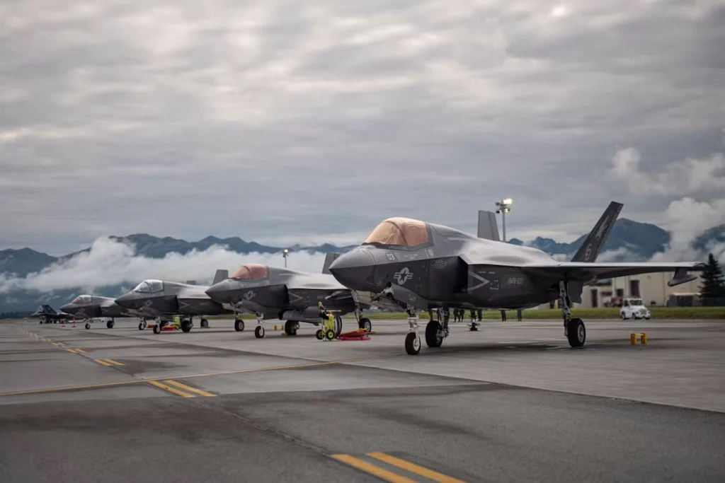 صف جنگنده های اف-۳۵