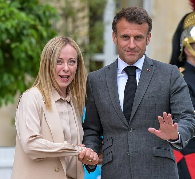 جورجیا ملونی و مکرون