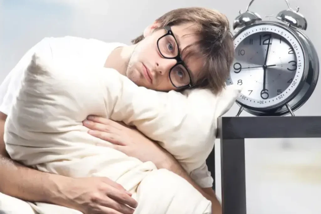 همیشه خستهاید؟ شاید یک اختلال نادر دارید که حتی بلند شدن از تخت را سخت میکند!